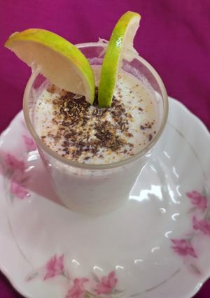 A picture of Banana flax seeds lassi.