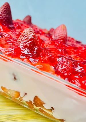 Una foto de POSTRE DE 🍓FRUTILLAS 🍓