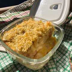 A picture of Puding roti pisang Bread Pudding with bananas.