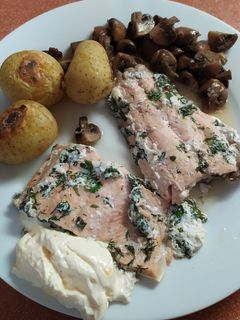 Una foto de Salmón en papillote a las hierbas frescas