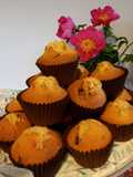 Muffins con chips de chocolate con azúcar rubio