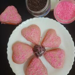 A picture of Sweet Heart ❤ donuts.
