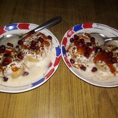 A picture of Dahi bhale.