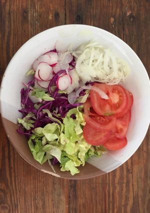 Una foto de Ensalada multicolor