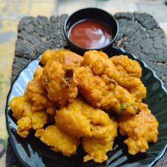 A picture of Leftover Rice pakoda.
