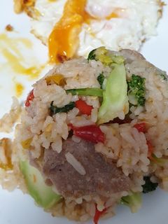 รูปของ ข้าวผัดน้ำพริกมะอึกกับไข่ดาว
