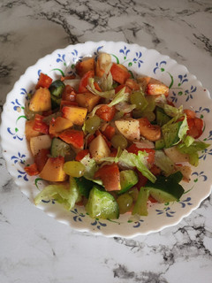 A picture of Seasonal Salad (2).