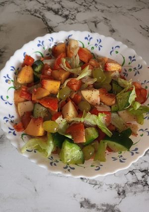 A picture of Seasonal Salad (2).