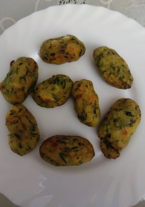 Una foto de Buñuelitos de calabacín y patata
