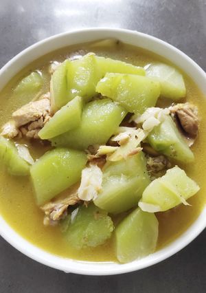 A picture of Tinolang Manok.