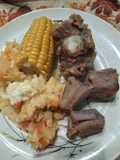Puchero con verduras, osobuco, rabo, falda