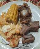 Puchero con verduras, osobuco, rabo, falda