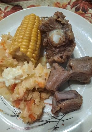 Una foto de Puchero con verduras, osobuco, rabo, falda