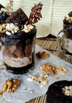 ચોકો વોલનટ ડિલાઈટ (choco walnut delight recipe in Gujarati) રેસીપી મુખ્ય ફોટો