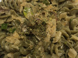 Fideos de Kale con salsa de cebolla, verdeo y hongos a la crema🍄 🌱