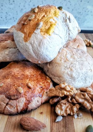 Una foto de Brötchen o pan alemán