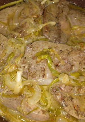 Una foto de Hígado encebollado