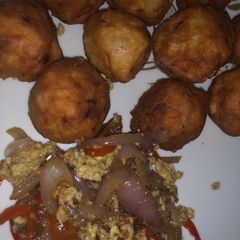 Yam balls and egg sauce A picture of Yam balls and egg sauce.