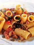 Mezzemaniche con fichi e salsiccia😉