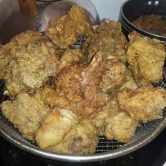 A picture of Fried chicken.