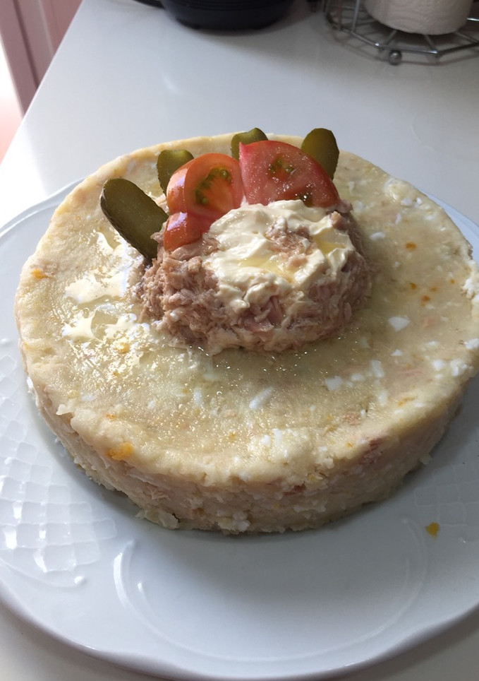 Una foto de Timbal de patata y atún