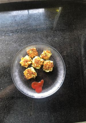 A picture of Bread chicken bites.