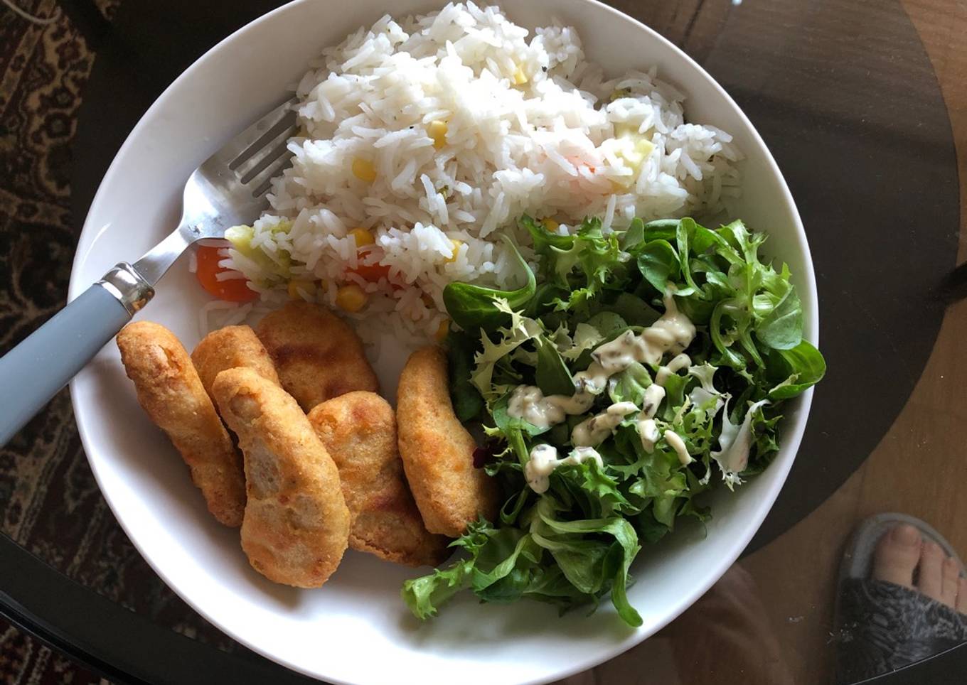 Super easy chicken nuggets rice