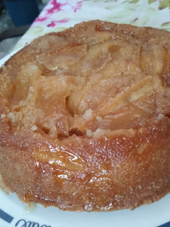 Una foto de Torta invertida de manzana! 😊👌🏻