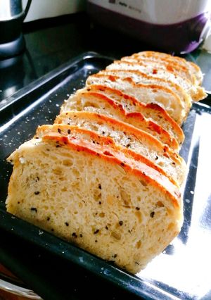 รูปของ Black Sun Milk Bread