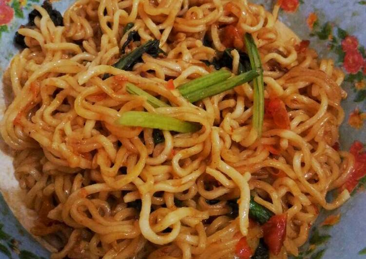 Resep Mie Goreng Pedas Nampoll, Bikin Ngiler