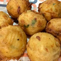 Stuffed Potato bombs A picture of Stuffed Potato bombs.
