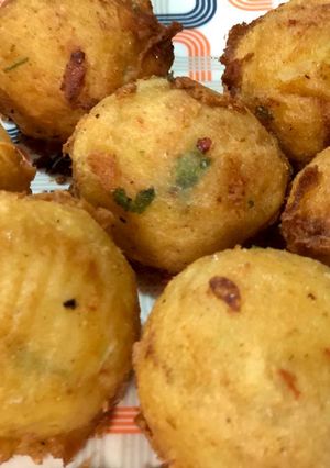 A picture of Stuffed Potato bombs.