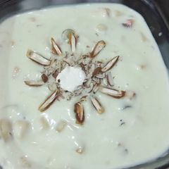 A picture of Creamy fruits custard.