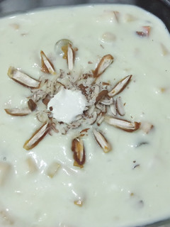 A picture of Creamy fruits custard.