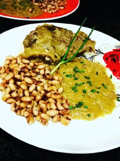 Una foto de Galtas de cerdo en salsa de puerro al vino blanco