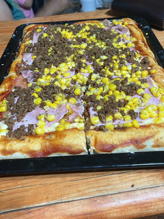 Una foto de Pizza borde de queso