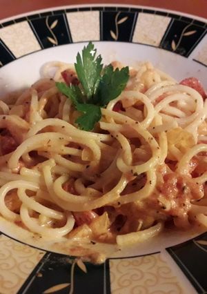 Paradicsomos-tejfölös tészta recept fotója