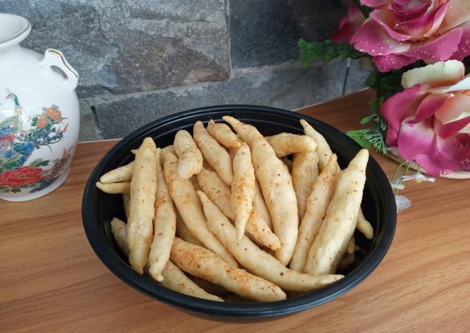 sotong (cemilam simple dari tepung terigu & aci) - resepenakbgt.com