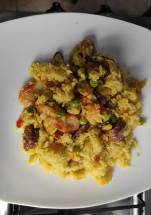 Una foto de Arroz con choritos-longaniza