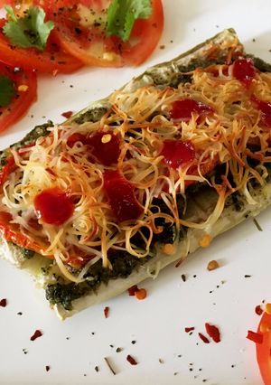 A picture of Lauki Pizza with Pesto.