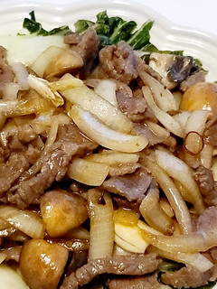 洋蔥啡蘑菇炒牛肉 的食譜成品照片