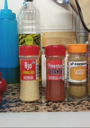 Una foto de Hummus de pimiento rojo