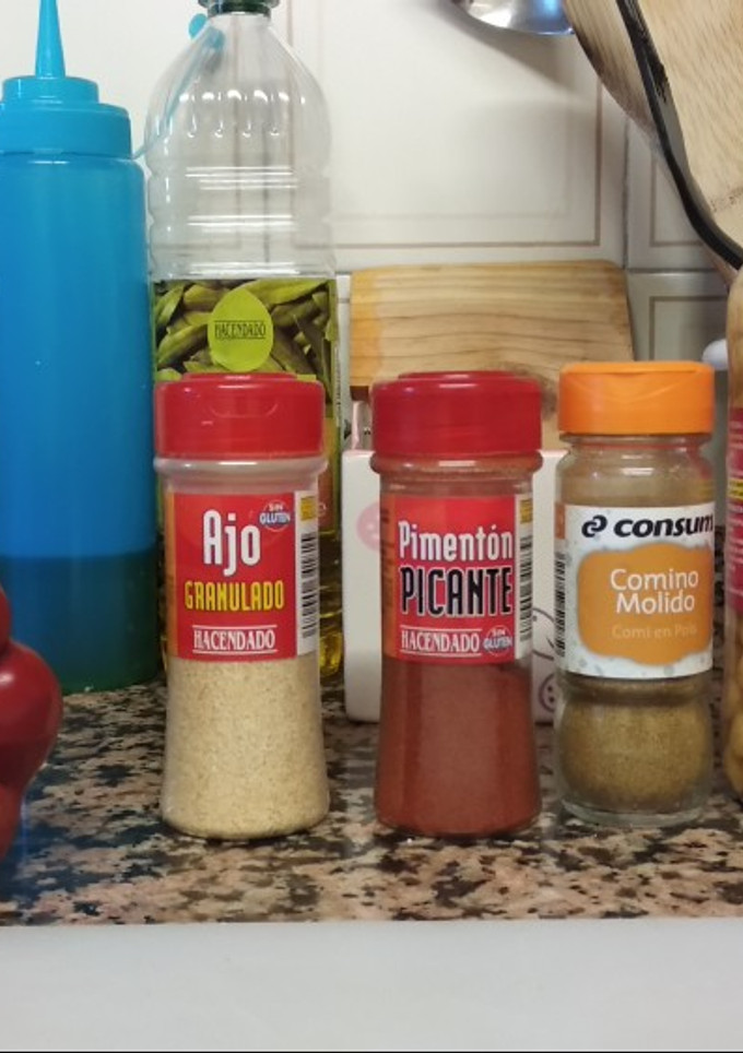 Una foto de Hummus de pimiento rojo