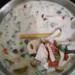 A picture of Tom kha gai.