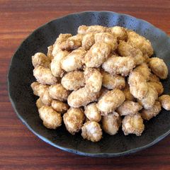 A picture of Chilli Sugar Coated Peanuts.
