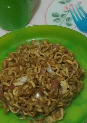 Foto resep Mie Goreng Spesial Smoked Beef and Chicken