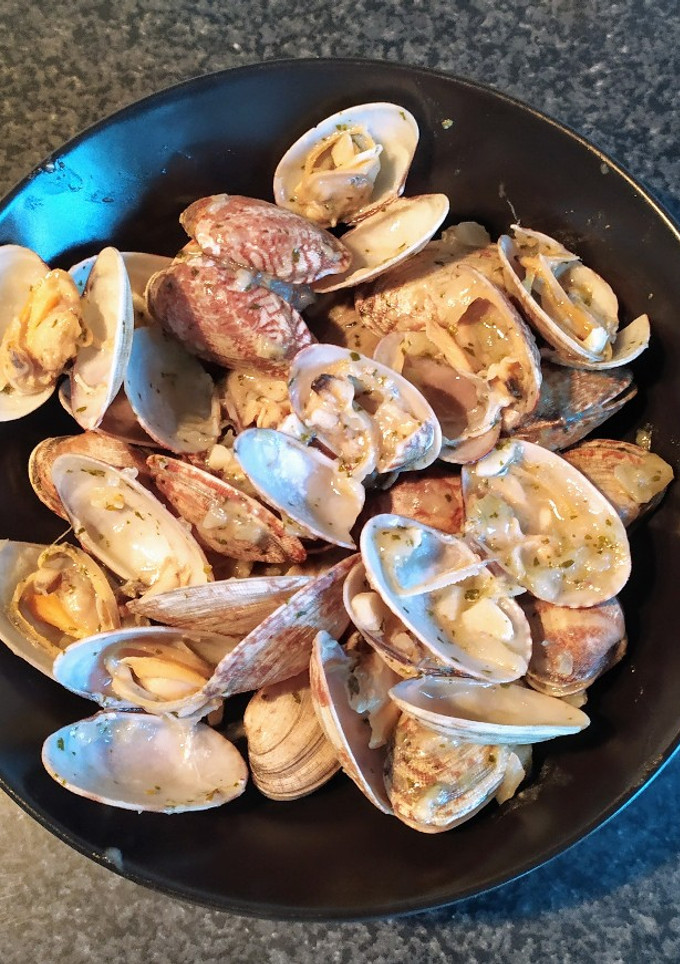Una foto de Almejas a la marinera
