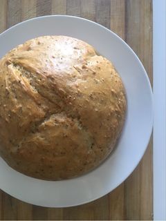 Una foto de Pan de espelta con semillas de chía y lino