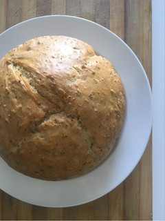 Una foto de Pan de espelta con semillas de chía y lino
