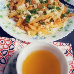 A picture of Cheesy fries.